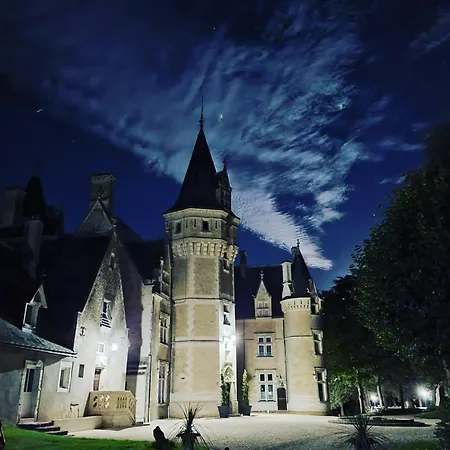 Château D'amenon à 35mn Du Circuit Du Mans Et 35mn De Tours Couette-café