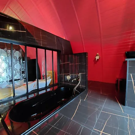 Chateau D'amenon A 35mn Du Circuit Du Mans Et 35mn De Tours Bed & Breakfast 3*