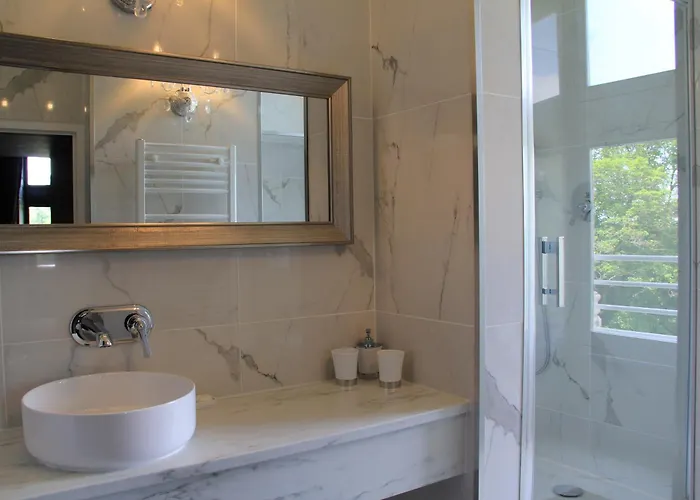 Chateau D'amenon A 35mn Du Circuit Du Mans Et 35mn De Tours 3*