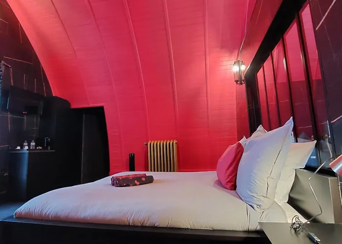 Chateau D'amenon A 35mn Du Circuit Du Mans Et 35mn De Tours 3*